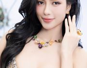 Á hậu Hoàng Nhung xinh đẹp bên Doanh nhân – Hoa hậu Hoàng Thanh Nga