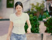 Những bản phối “cottagecore” của Jennie (BLACKPINK) trong “My Name Is Gabriel”