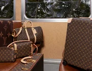 Louis Vuitton - Ông vua trong ngành hành lý xa xỉ