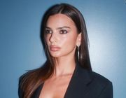 Emily Ratajkowski, Bella Hadid mê chung một dòng trang sức