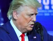Tổng thống Trump quảng cáo đồng hồ Trung Quốc