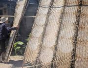 Khám phá làng nghề bánh tráng Thuận Hưng hàng trăm tuổi ở đất Tây Đô