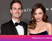 Thiên thần Miranda Kerr gợi cảm bên chồng tỷ phú