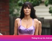 'Áo ngực viên đạn' của vợ Kanye West