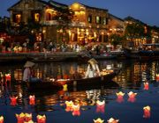 Hoa đăng – Vũ điệu ánh sáng trên mặt nước