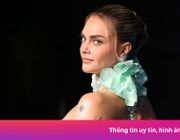 Sự cố rách váy của Cara Delevigne