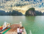 Giao thông thuận lợi, du lịch Cát Bà được “đánh thức”