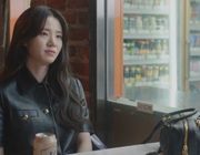 Nữ bác sĩ Pyo Nam Kyung trong Chuyện đời bác sĩ nội trú là nhà sưu tầm túi hàng hiệu