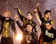 Concert Anh Trai Vượt Ngàn Chông Gai Day 6 kéo dài 6 tiếng liên tục dưới mưa lớn
