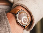Đồng hồ hơn 19.000 USD chứa cát ở tất cả tiểu vương quốc thuộc UAE