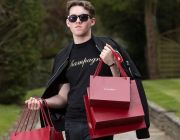 Lối sống 'phông bạt' của rich kid lừa đảo bán túi Hermès