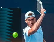 Tay vợt pickleball số 1 thế giới 'chia tay' adidas chỉ sau 5 tháng