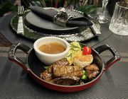 Ăn gì ở Hạ Long? Gợi ý 10 nhà hàng ngon, chất lượng