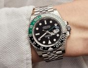 Cận cảnh đồng hồ Rolex 16.000 USD tổng thống tặng đội tuyển Indonesia