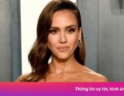 Jessica Alba hẹn hò tài tử 'Captain America'?