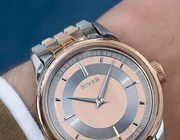 Thứ khiến đồng hồ tối giản có giá nửa triệu USD