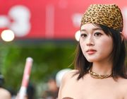 Hơn 50.000 khán giả đội mưa chờ đợi 8Wonder ở Hà Nội