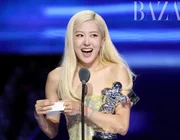 Rosé viết nên lịch sử VMAs 2025 với “APT.”