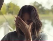 Victoria Beckham khóc vì áp lực và nợ hàng triệu USD