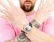 Messi gây chú ý khi đeo đồng hồ Patek Philippe nữ