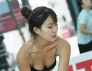 Vén váy trên sân pickleball có đáng bị chỉ trích?