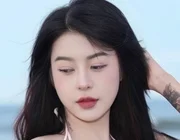 Hana Cẩm Tiên ly hôn