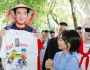 Lee Kwang Soo chiều lòng fan khi quảng bá phim Tay Anh Giữ Một Vì Sao tại Việt Nam