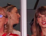 Hành động khó hiểu của mẹ Travis Kelce với Taylor Swift