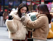 Lý do giới thượng lưu Trung Quốc chuộng hàng hiệu đã qua sử dụng