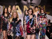Chanel tôn vinh các nhiếp ảnh gia trong BST SS22