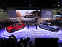 Cận cảnh VinFast VF-E35 và VF-E36 đang ra mắt tại Los Angeles Auto Show 2021