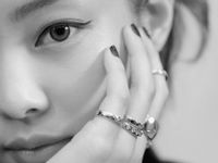 Là “con cưng” của Chanel, Jennie tiếp tục được xuất hiện trong chiến dịch quảng cáo trang sức cao cấp