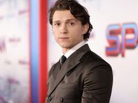 Tom Holland đã sẵn sàng để tạm biệt “Người nhện”