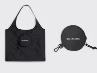 Đi chợ “cool ngầu” với thiết kế mới từ Balenciaga