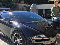 "Tròn mắt" trước bộ sưu tập siêu xe cực khủng của Ronaldo