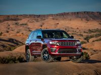 Triển lãm ô tô Việt Nam 2022: Jeep Grand Cherokee ra mắt với giá hơn 6 tỷ