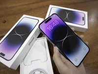 Cảnh trái ngược trong ngày mở đặt cọc các dòng iPhone 14 tại Việt Nam