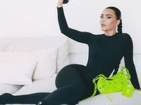 Kim Kardashian là “ngôi sao” của chiến dịch Balenciaga mới