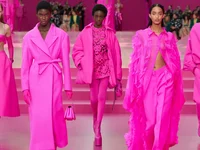 Valentino Thu Đông 2022 - Chỉ cần 1 sắc hồng nói lên đẳng cấp