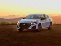 Nissan Altima 2023 ra mắt với lưới tản nhiệt và hệ thống giải trí mới