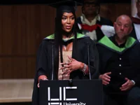 Naomi Campbell được trao bằng PHD bởi các đóng góp lớn cho thời trang