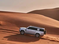 Land Rover Defender 130 có giá bán khởi điểm từ 5,779 tỷ đồng tại Việt Nam