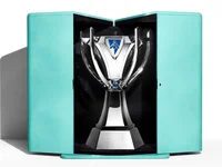 Tiffany & Co. lần đầu tiết lộ cúp vô địch thế giới 'Liên minh huyền thoại'