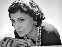 Coco Chanel - Từ cô bé mồ côi mẹ đến huyền thoại thời trang thế giới