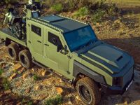 Toyota Land Cruiser độ 6 bánh, bọc thép ra mắt tại Nam Phi
