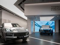 Chiêm ngưỡng Porsche Cayenne vừa ra mắt tại Việt Nam