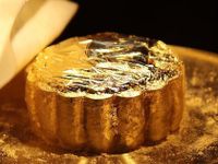 Bánh trung thu dát vàng giá vài triệu đồng