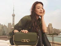 Đại sứ thương hiệu Thư Kỳ trong chiến dịch Michael Kors Thu Đông 2023