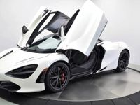 Đắm chìm trong sức mạnh và tốc độ phi thường của McLaren 720S Spider