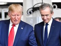 Mối quan hệ đặc biệt giữa Donald Trump và ông trùm hàng hiệu